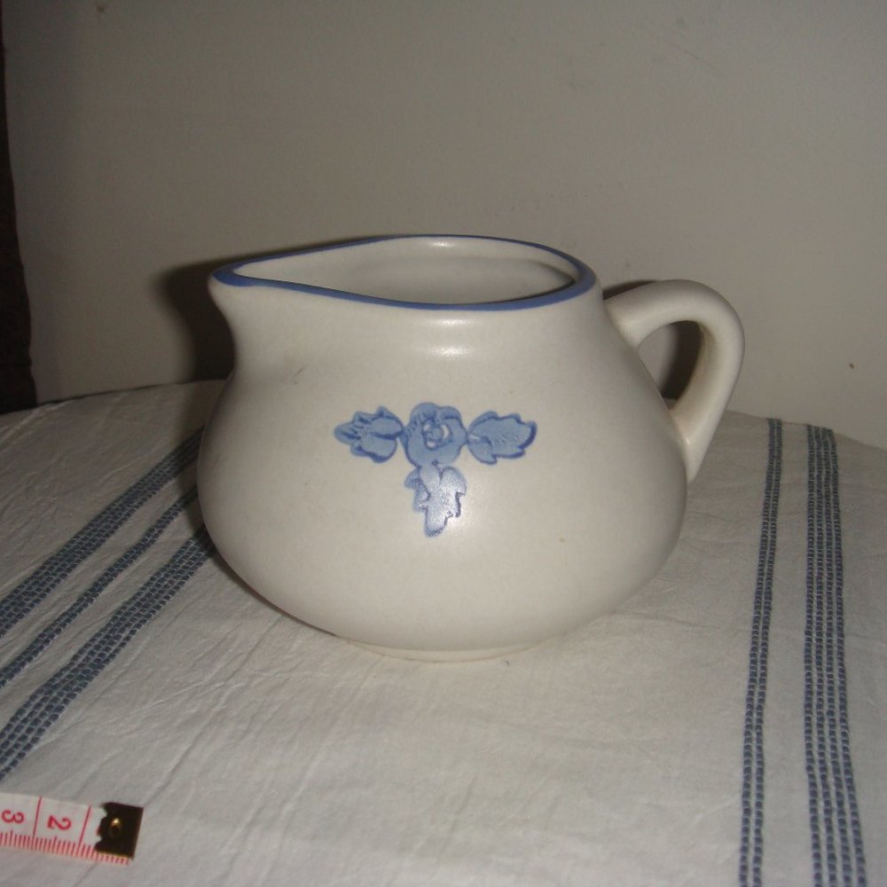 Pfaltzgraff Yorktowne Creamer Gravy